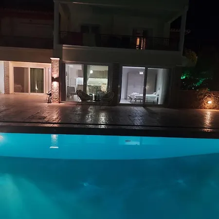 Luxury Arartments Tzemi *