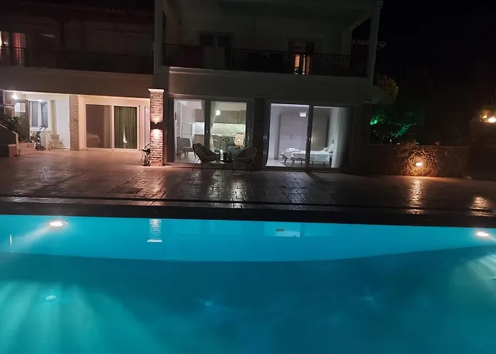 Luxury Arartments Tzemi *